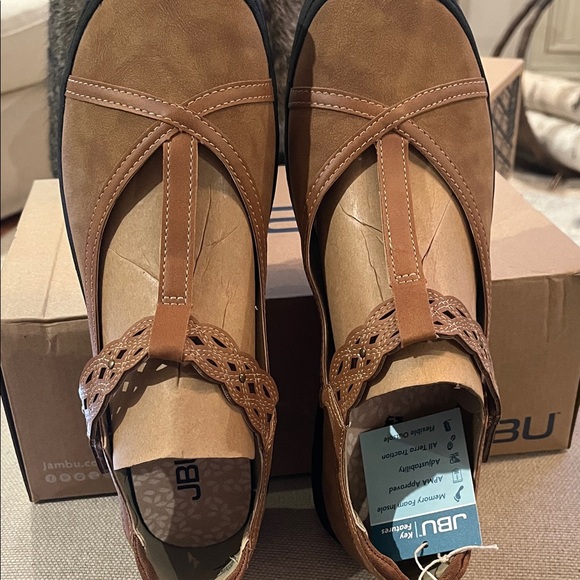 JBU Tan Women's Buttercup Flats/NIB/9.5M - Picture 12 of 14